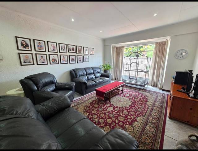 5 BEDROOM HOUSE FOR SALE IN MEYERTON CENTRAL